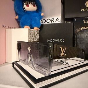 Louis Vuitton Black and Gold Oversized Sunglasses